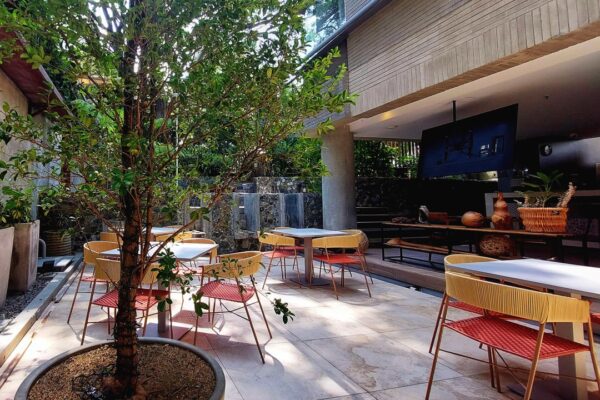 V-Grand Hotel Medellín - Image 2