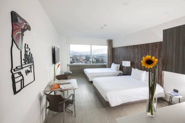 V-Grand Hotel Medellín - Image 9